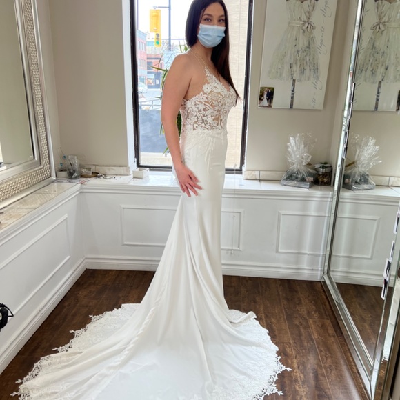 Lillian west wedding dress size 10 with alterations - Picture 2 of 3